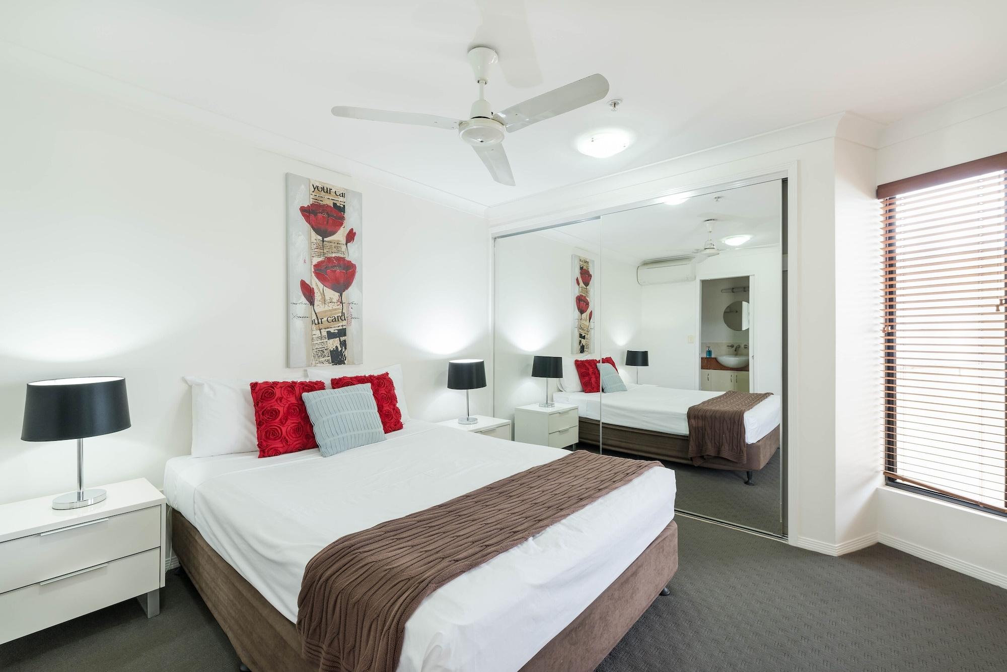 Jack And Newell Holiday Apartments Кэрнс Экстерьер фото