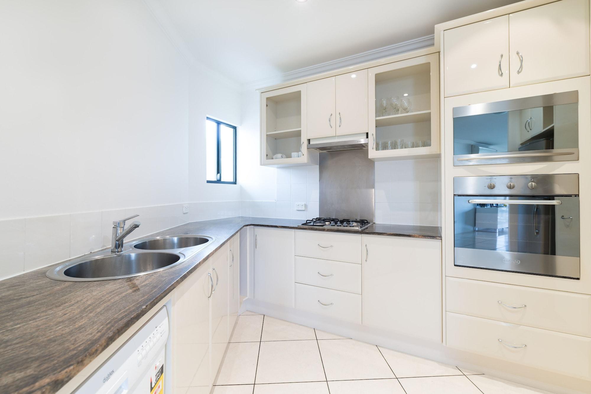 Jack And Newell Holiday Apartments Кэрнс Экстерьер фото