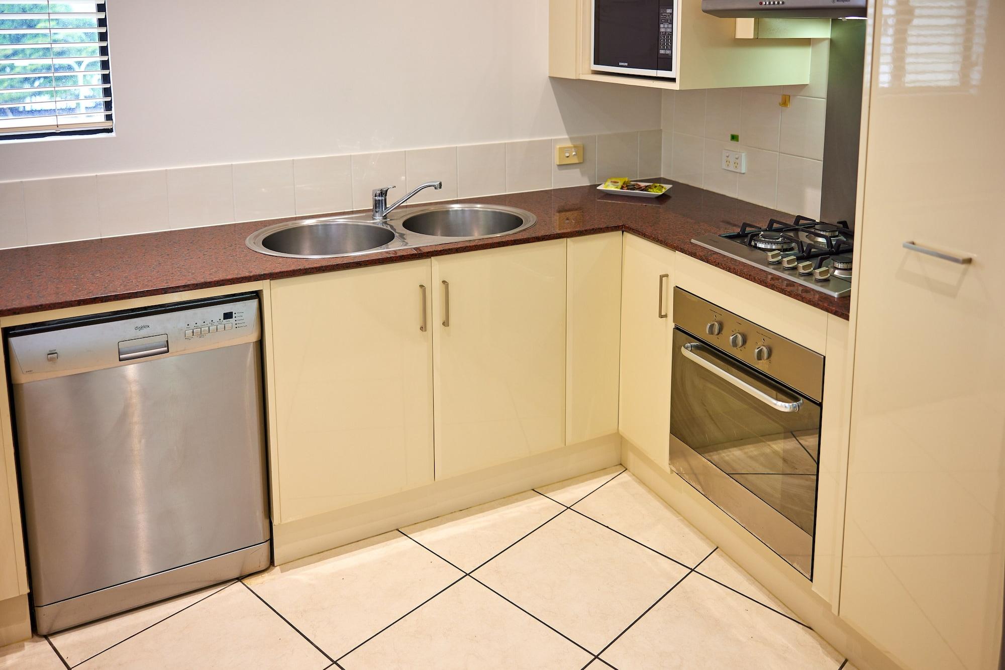 Jack And Newell Holiday Apartments Кэрнс Экстерьер фото