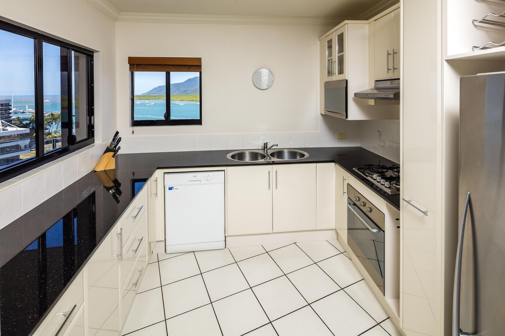 Jack And Newell Holiday Apartments Кэрнс Экстерьер фото